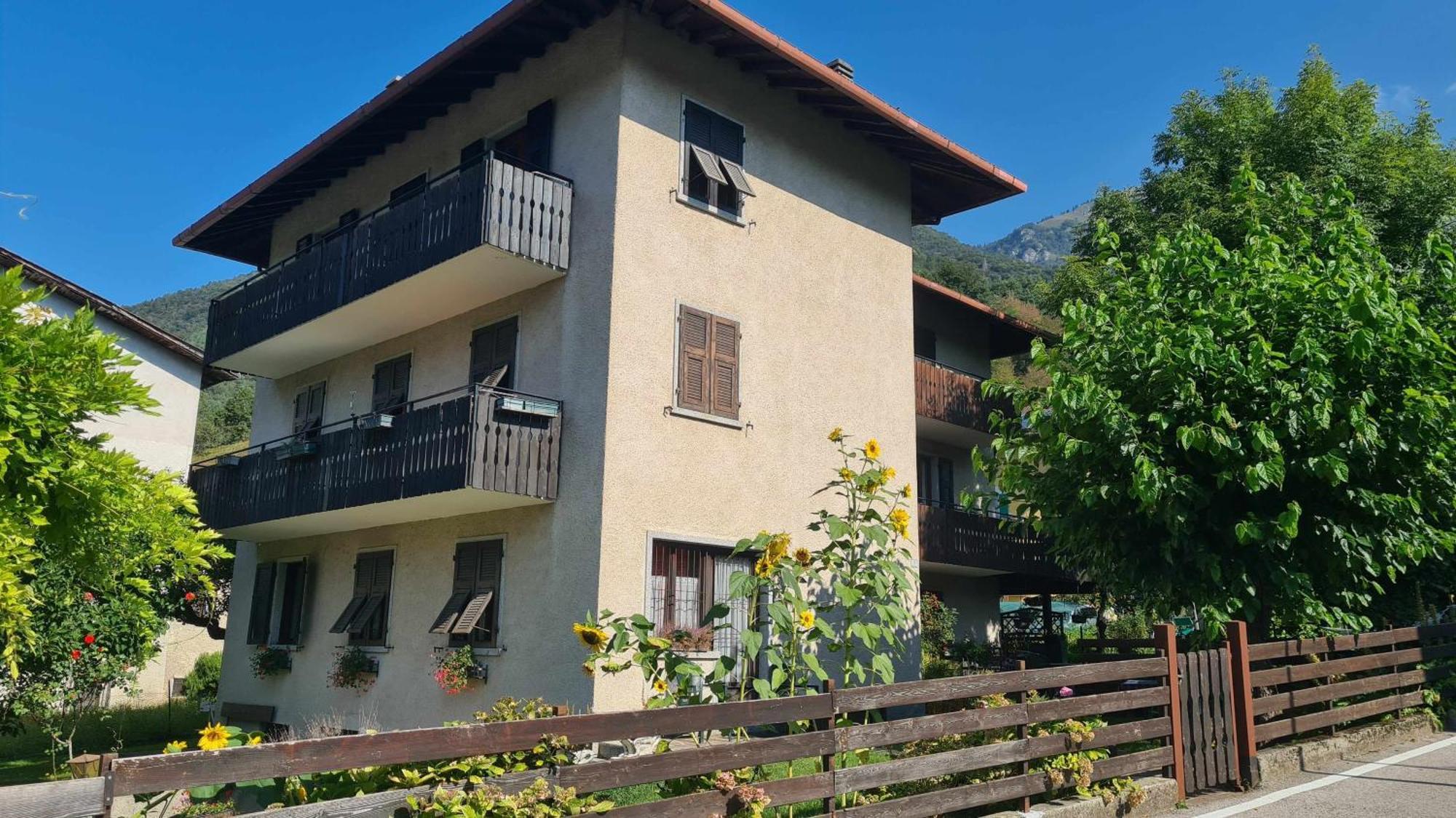メッツォラゴBioledro Casa Lenaアパートメント エクステリア 写真